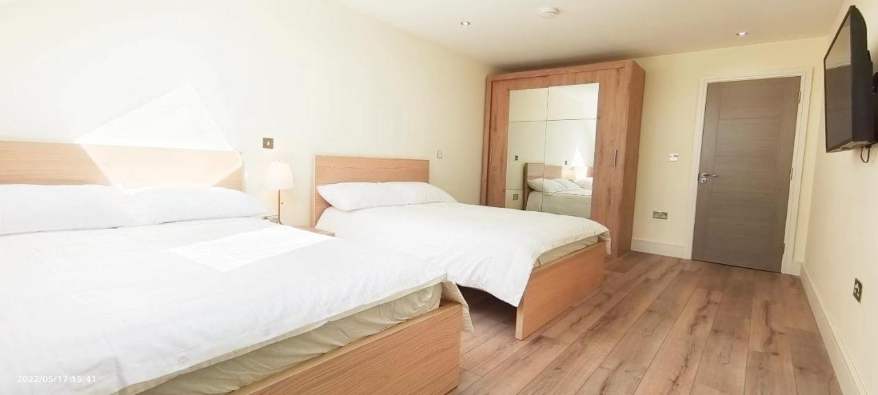 Top Floor Flat 5 Northwood Northwood  Екстер'єр фото